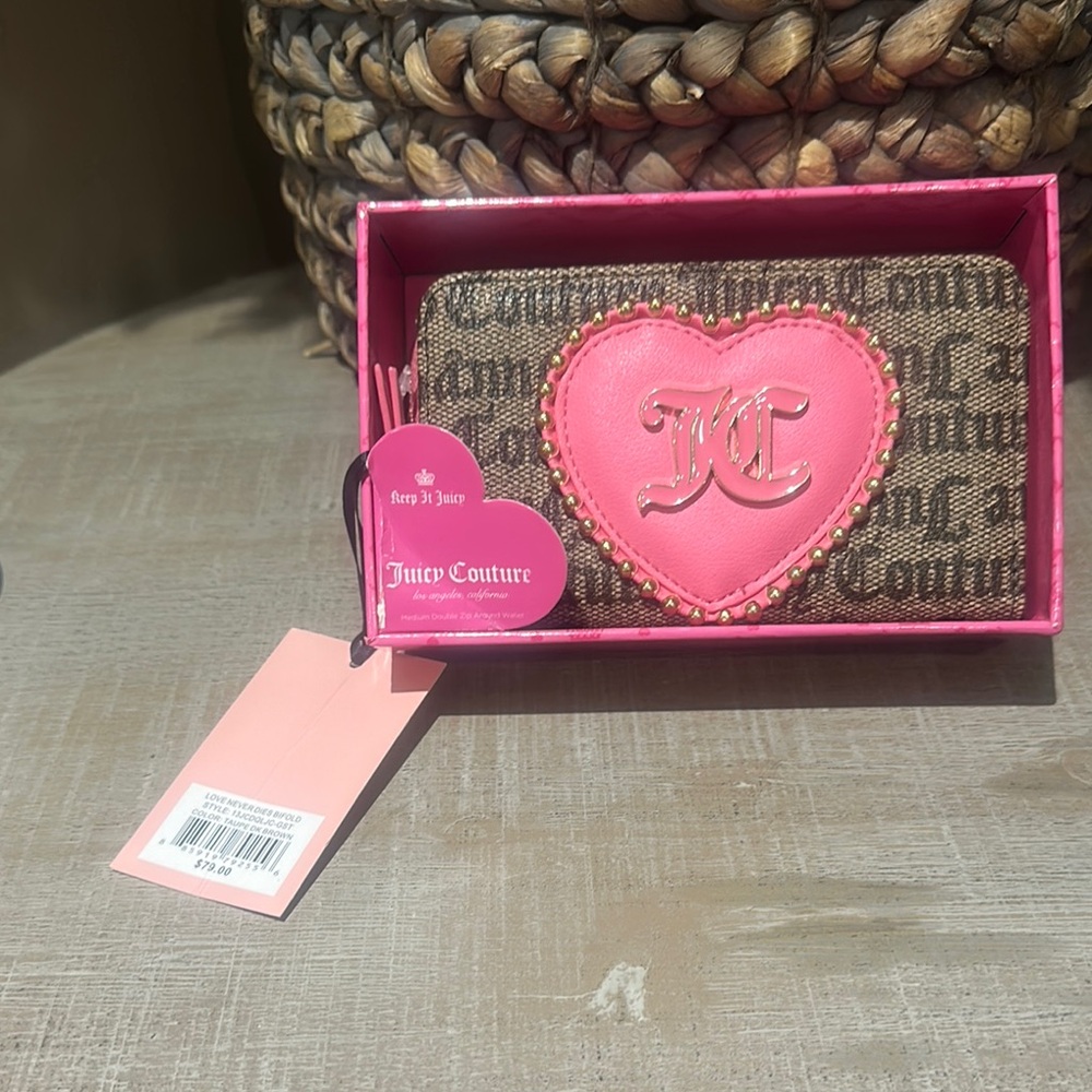 Juicy Couture Brown and Pink Heart Key Holder